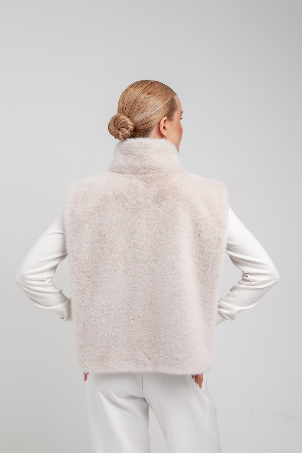 GRV PREMIUM FURS — Манишка на молнии