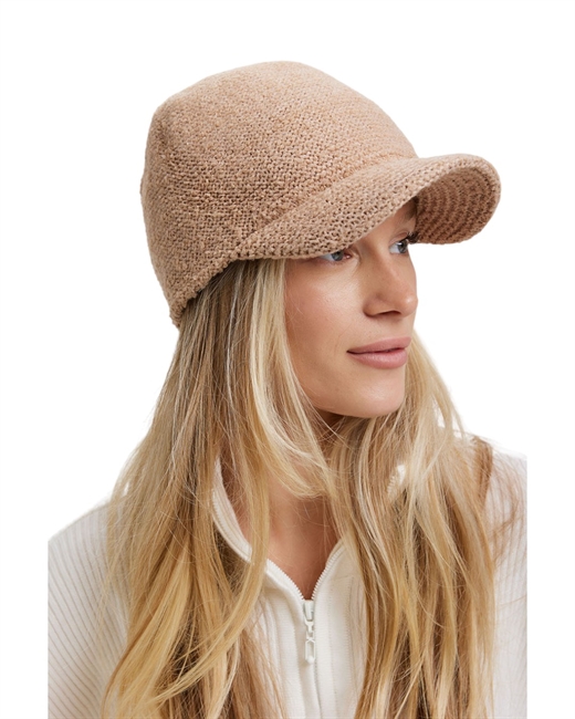 Кепка из шерсти - фото 322662