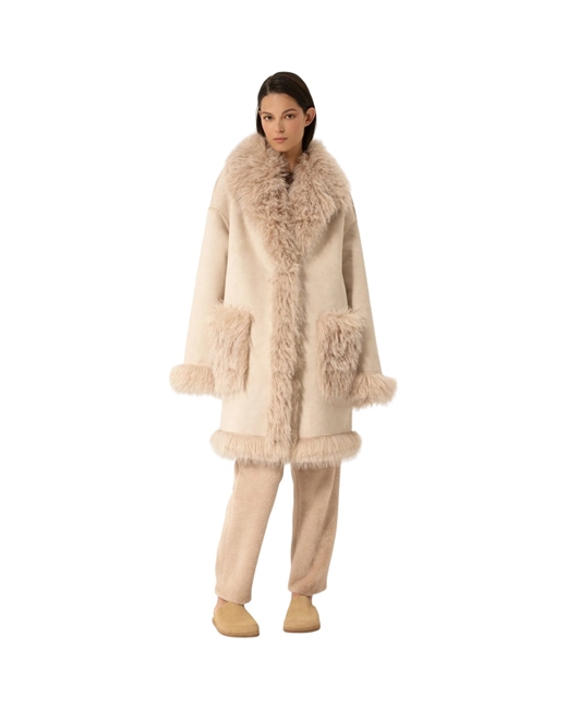 Пальто из эко меха двустороннее - фото 322943