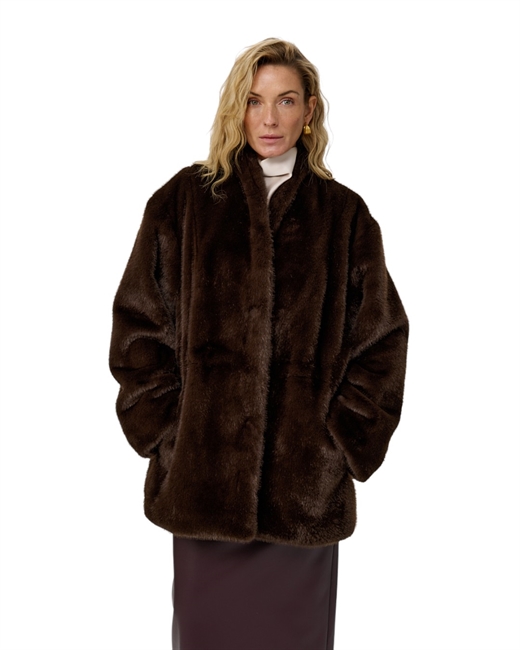 Полупальто из экомеха - фото 324037