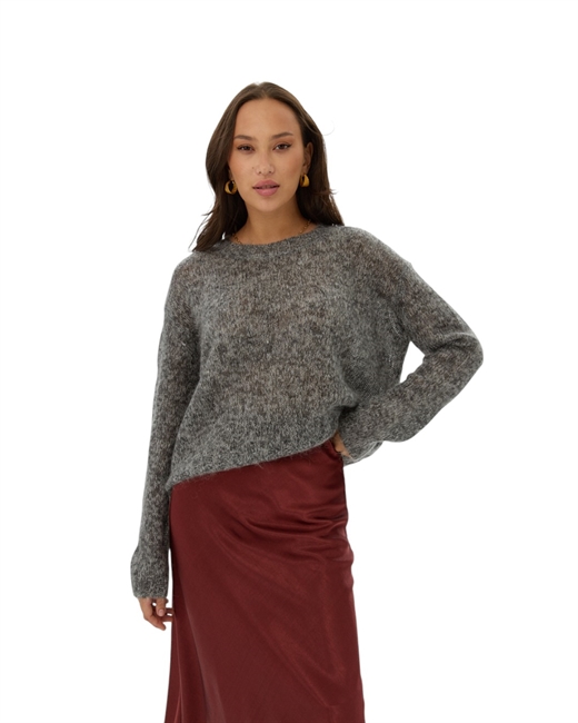 Свитер тонкой вязки - фото 324337