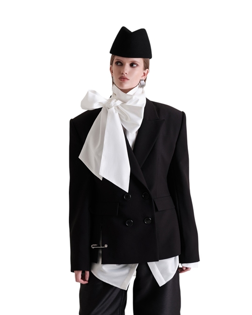 Пиджак с пирсингом - фото 324551