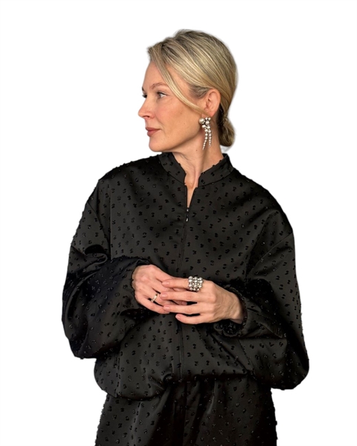 Бомбер из фактурной ткани - фото 324822