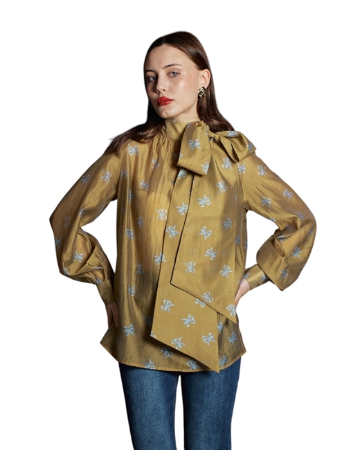 Блуза с объемным бантом - фото 325091