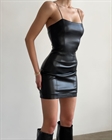 Платье из экокожи - фото 291302