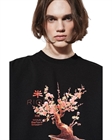 Футболка Mikai Before Bloom — черный
